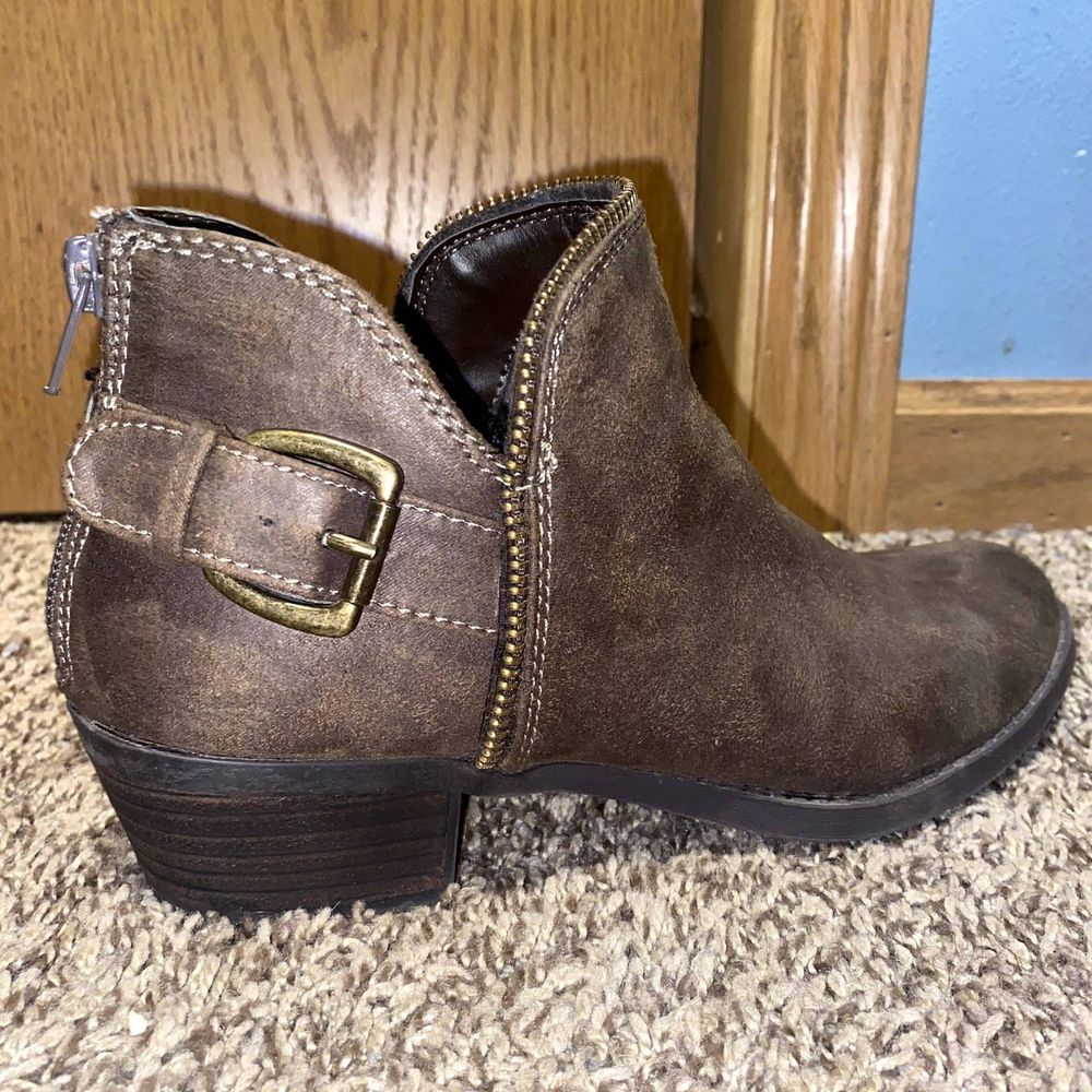 Carlos Women's CAYENNE Suede Almond Ankle Boot, By Carlos Santana Size 7.5
